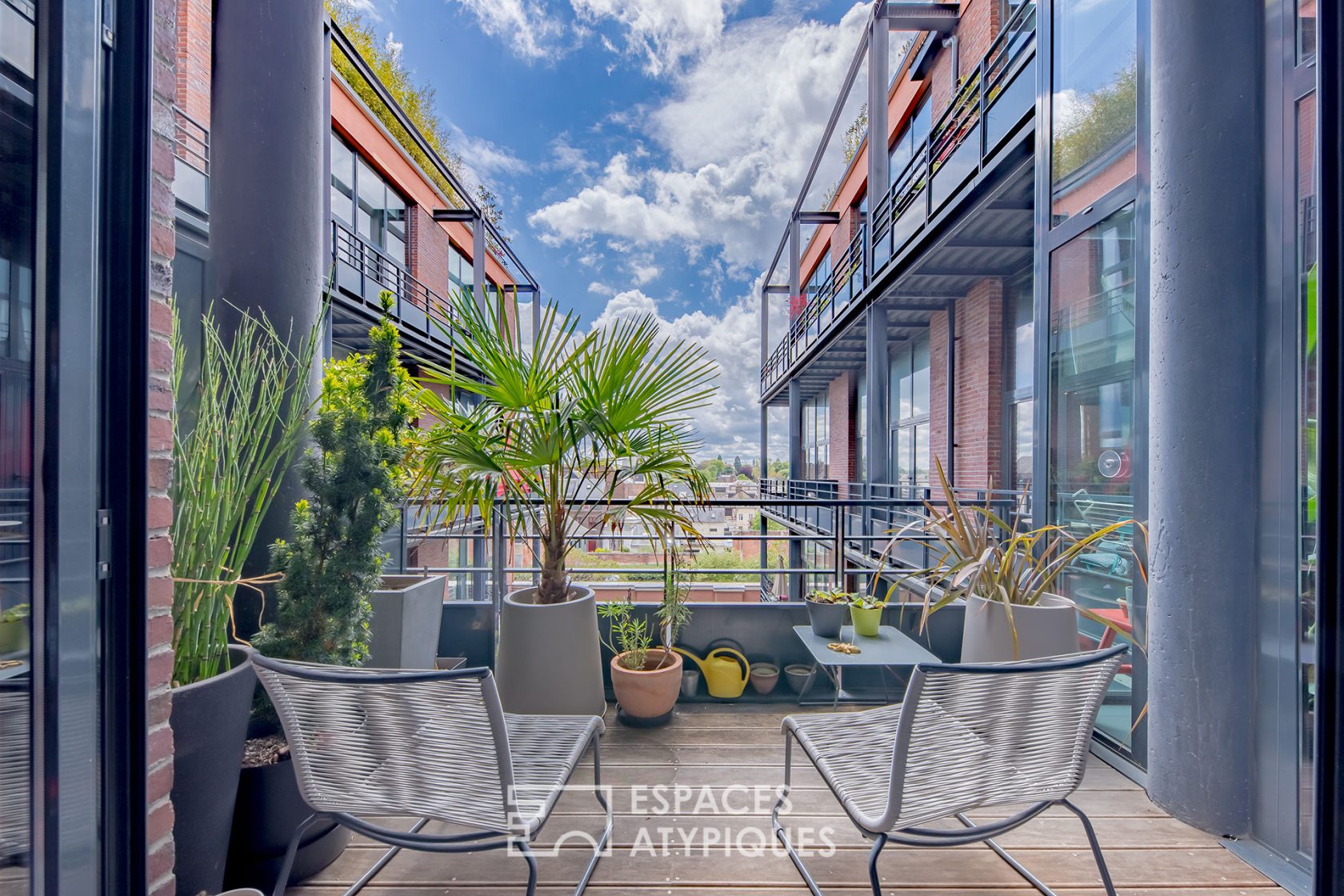 Loft with balcony in a former 19th century spinning mill