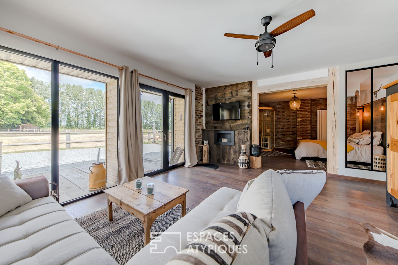 Former agricultural building renovated by an architect with equestrian estate