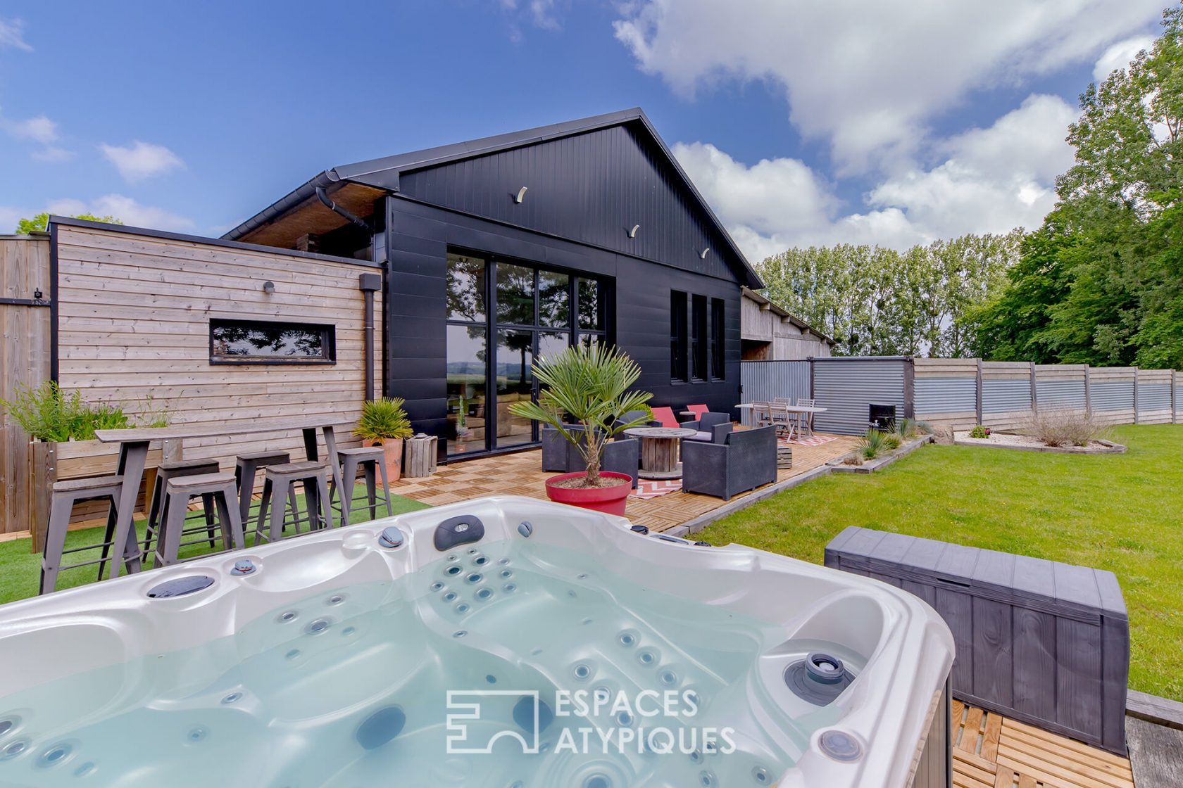 Former agricultural building renovated by an architect with equestrian estate