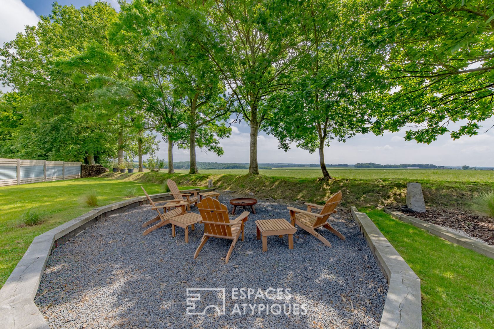 Former agricultural building renovated by an architect with equestrian estate