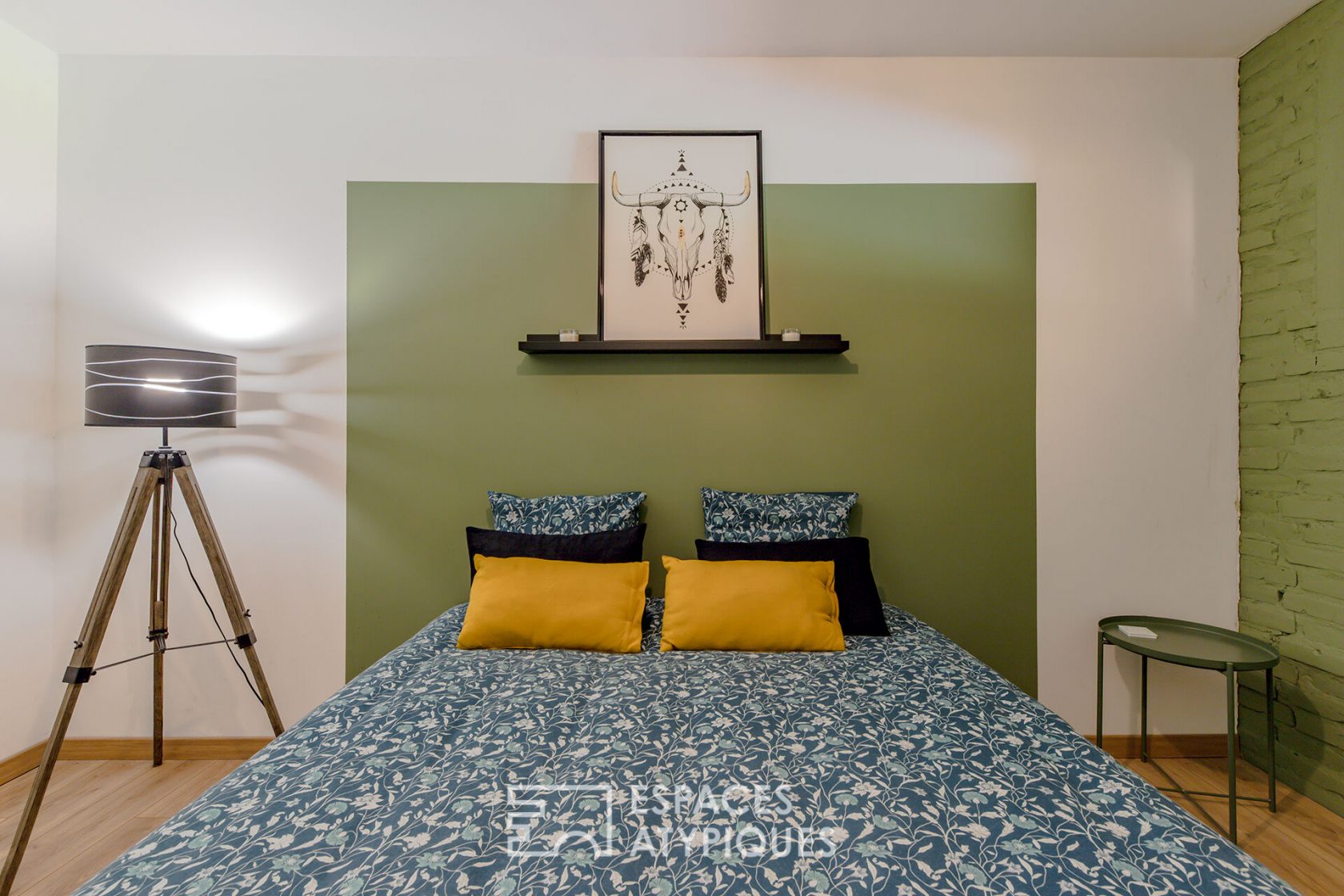 Former agricultural building renovated by an architect with equestrian estate