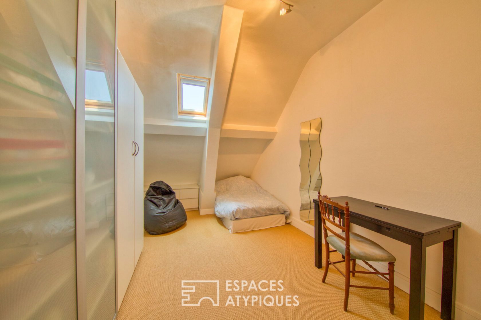 Haussmannian apartment in an exceptional building in the city center