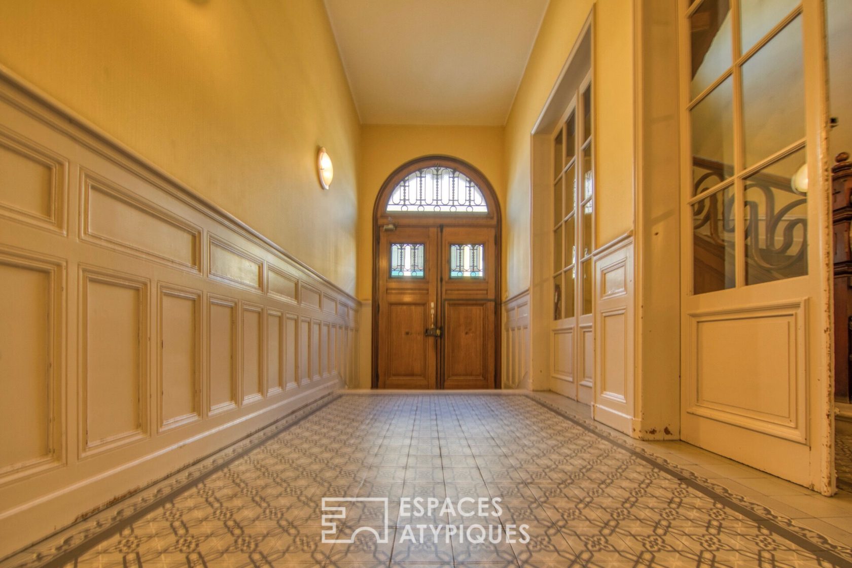 Haussmannian apartment in an exceptional building in the city center