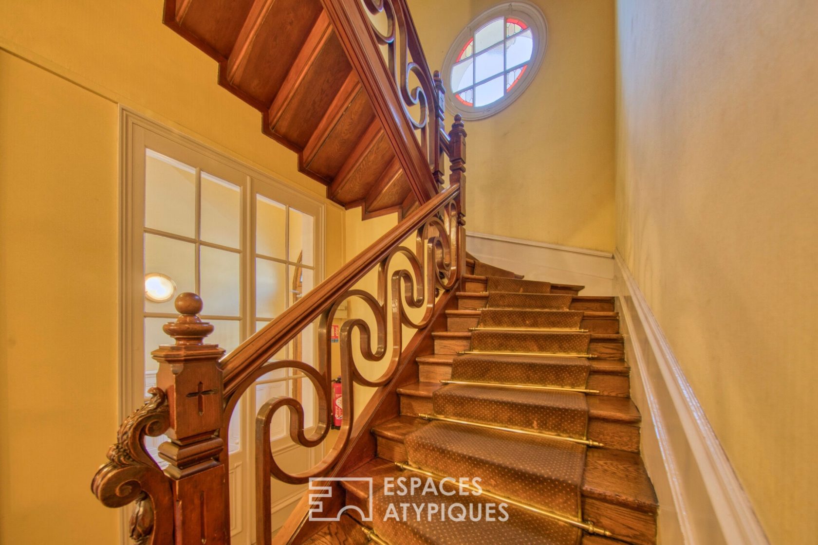 Haussmannian apartment in an exceptional building in the city center