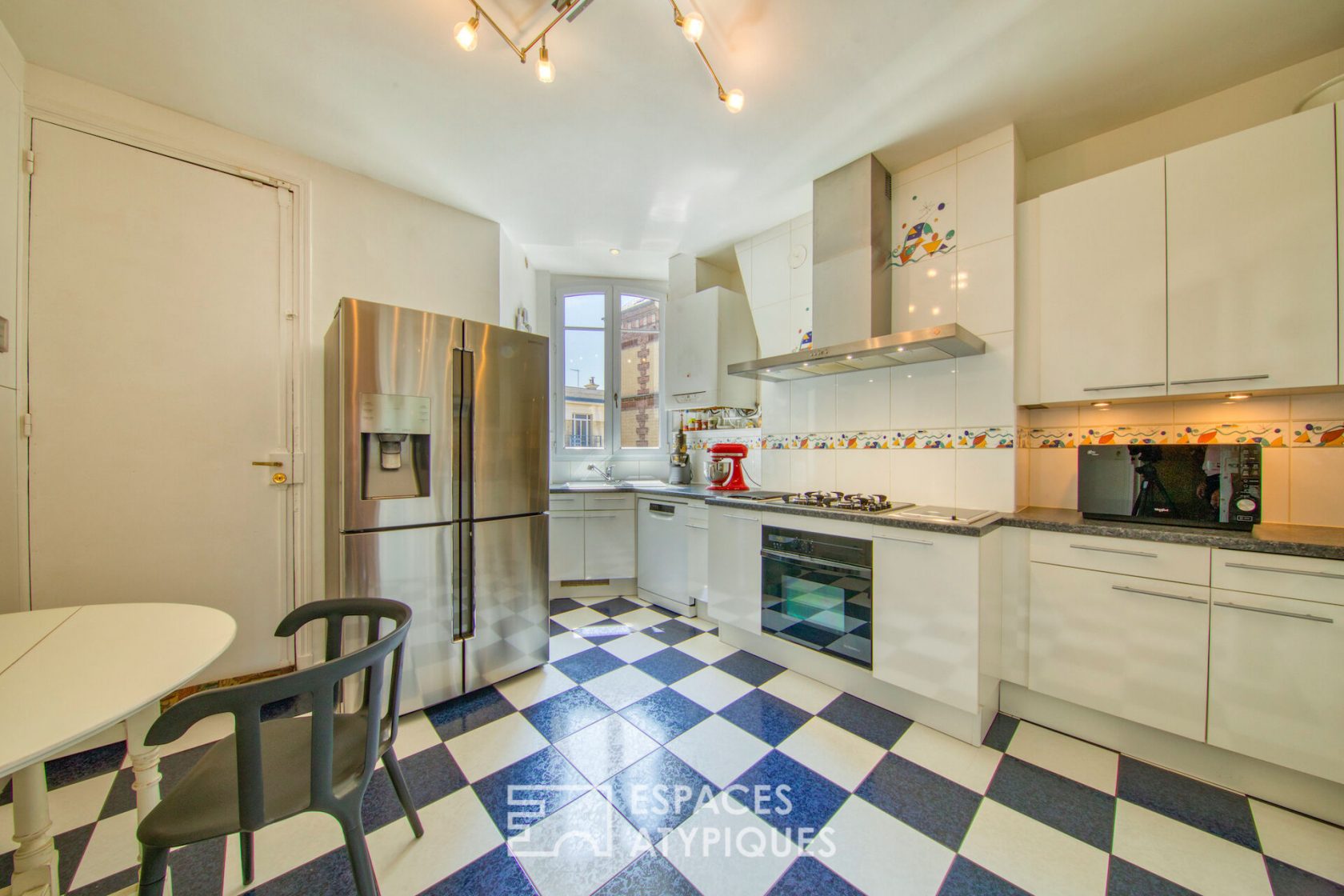 Haussmannian apartment in an exceptional building in the city center
