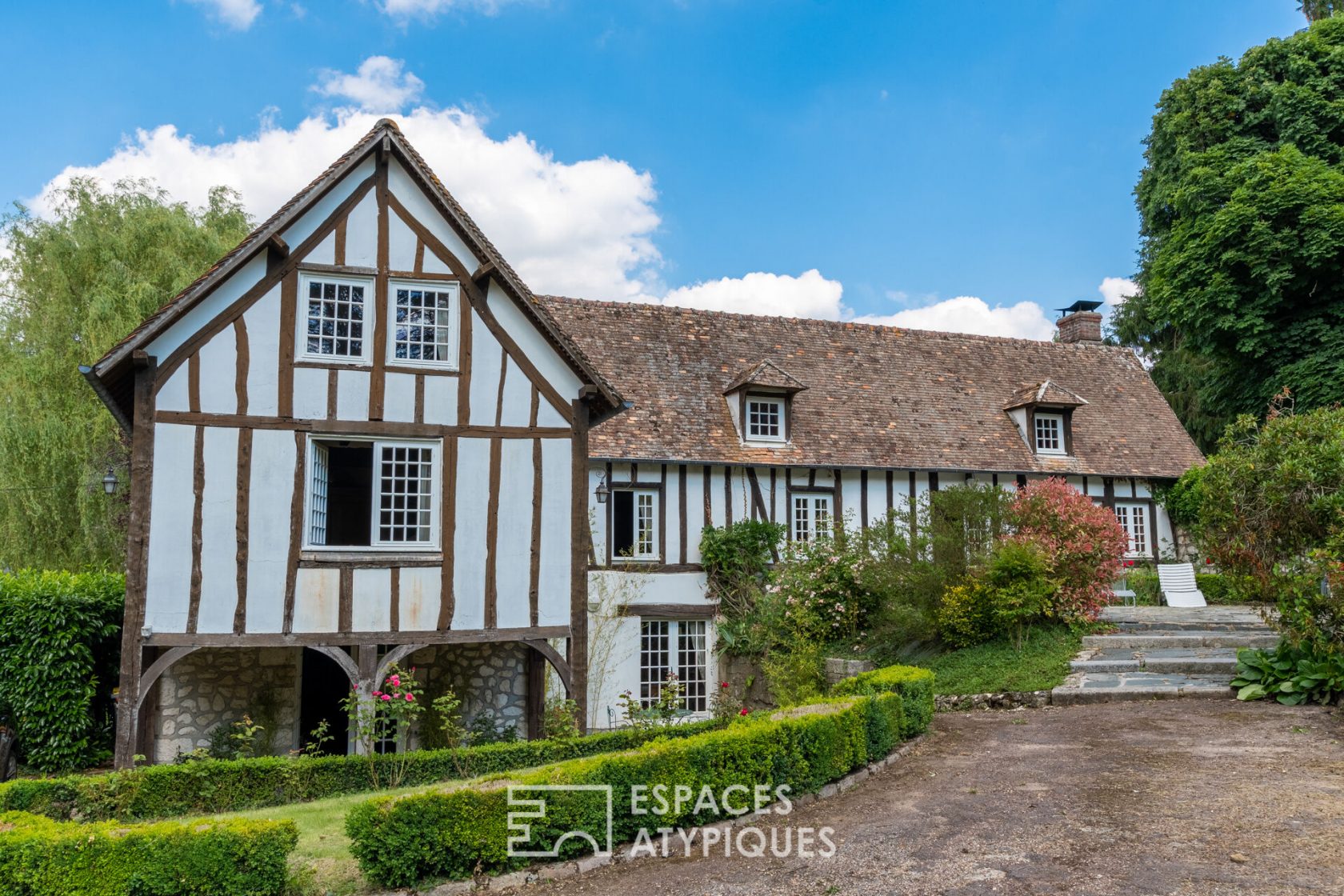 Character house with swimming pool in a charming village