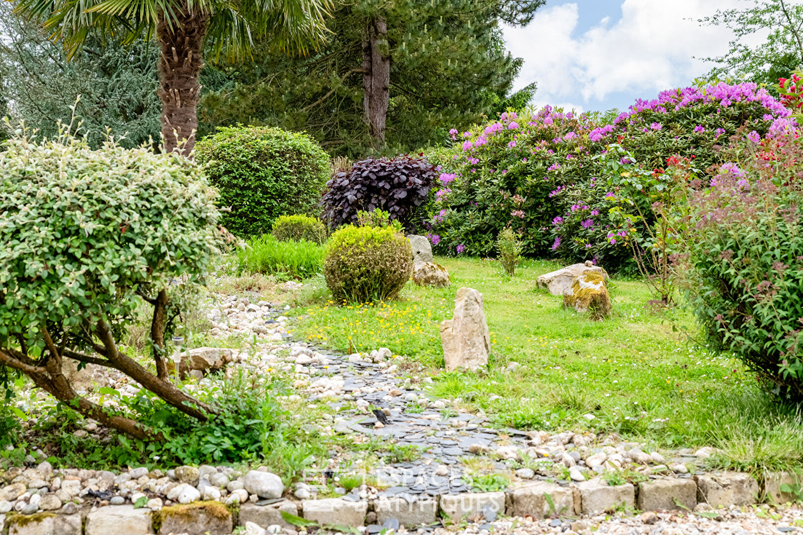 Propriété néo-normande dans un parc paysagé avec herbage indépendant