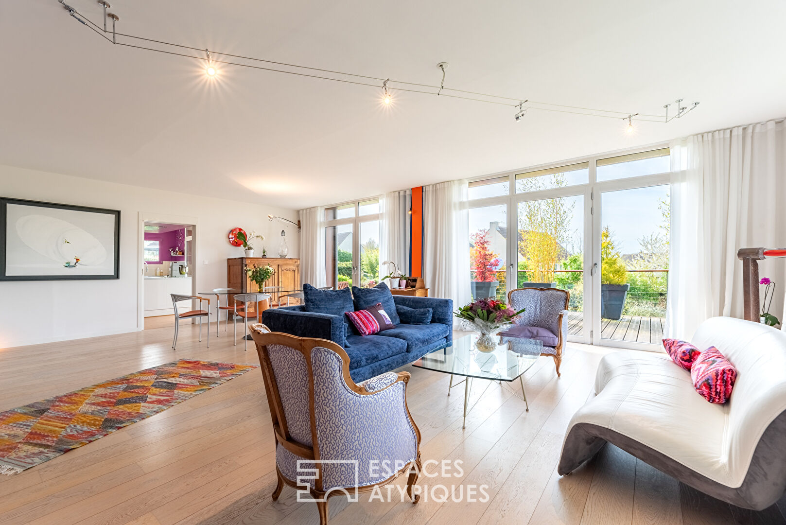 Maison d’architecte dans un cadre verdoyant avec vue sur la campagne