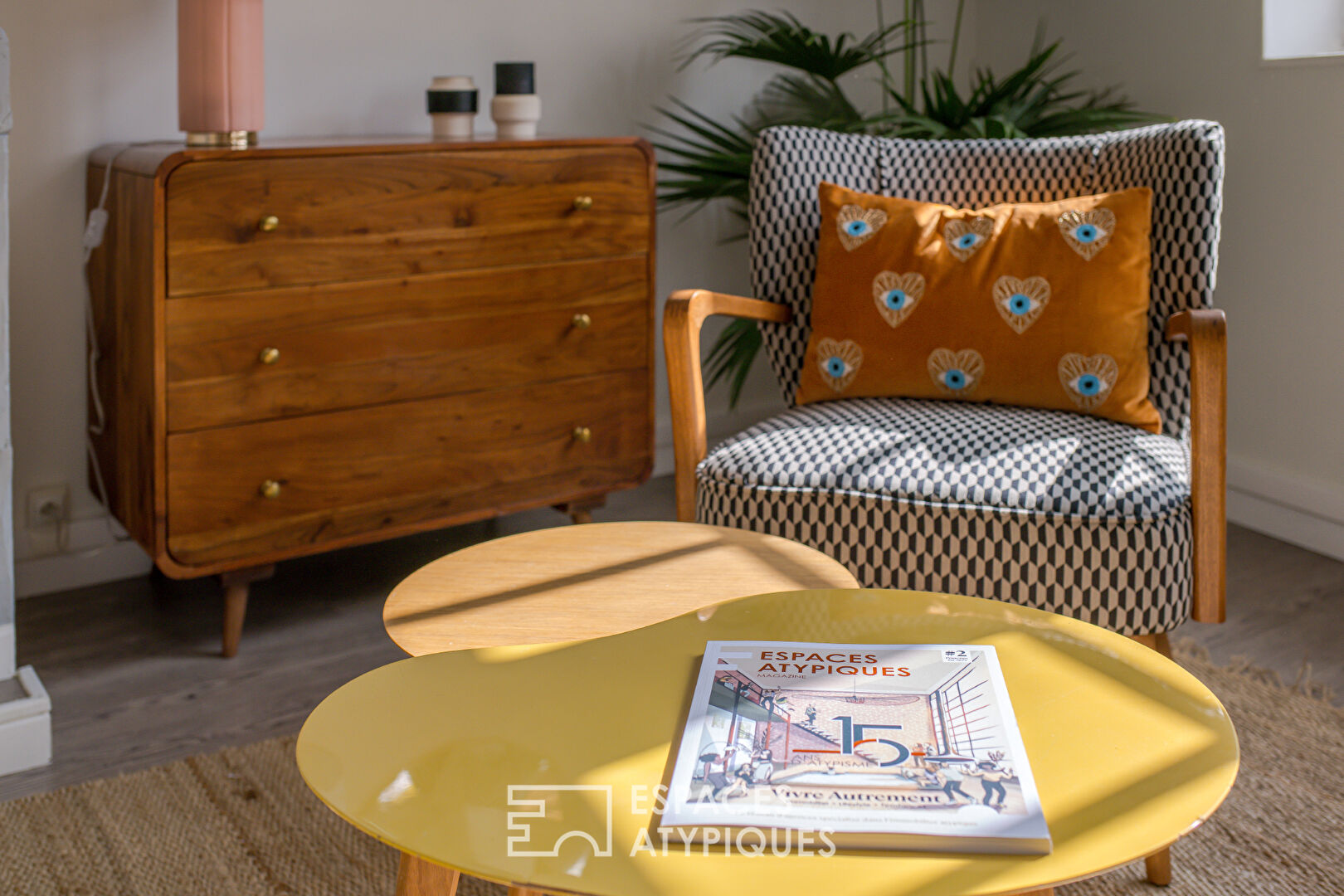 Charming renovated furnished apartment in the Antiques district