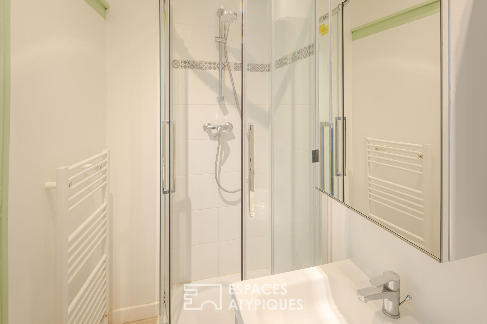 Charming renovated furnished apartment in the Antiques district