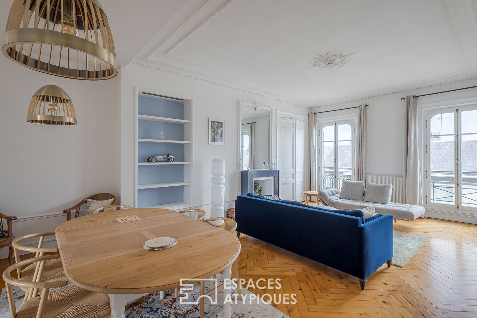 Furnished Haussmann apartment with a view