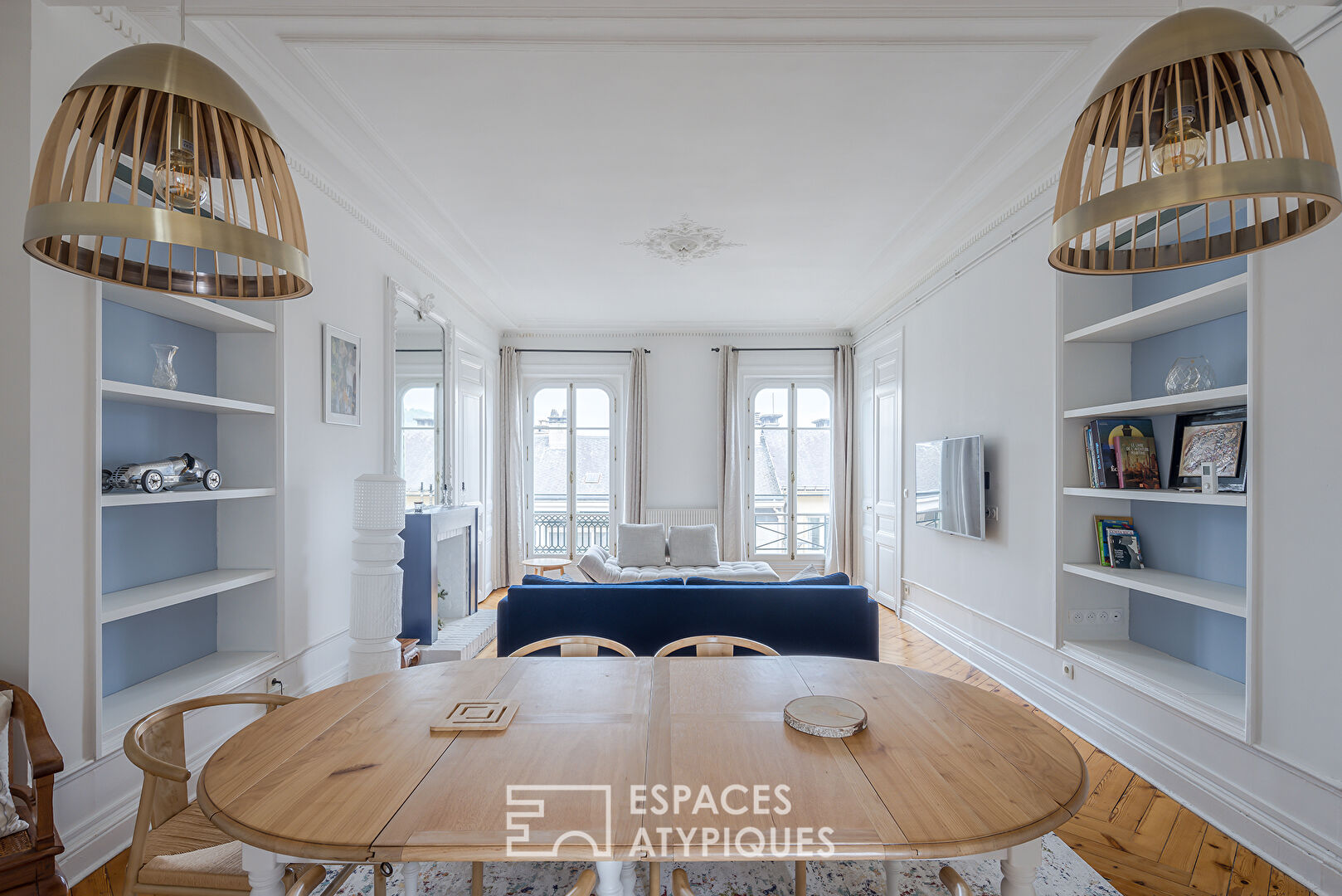 Furnished Haussmann apartment with a view