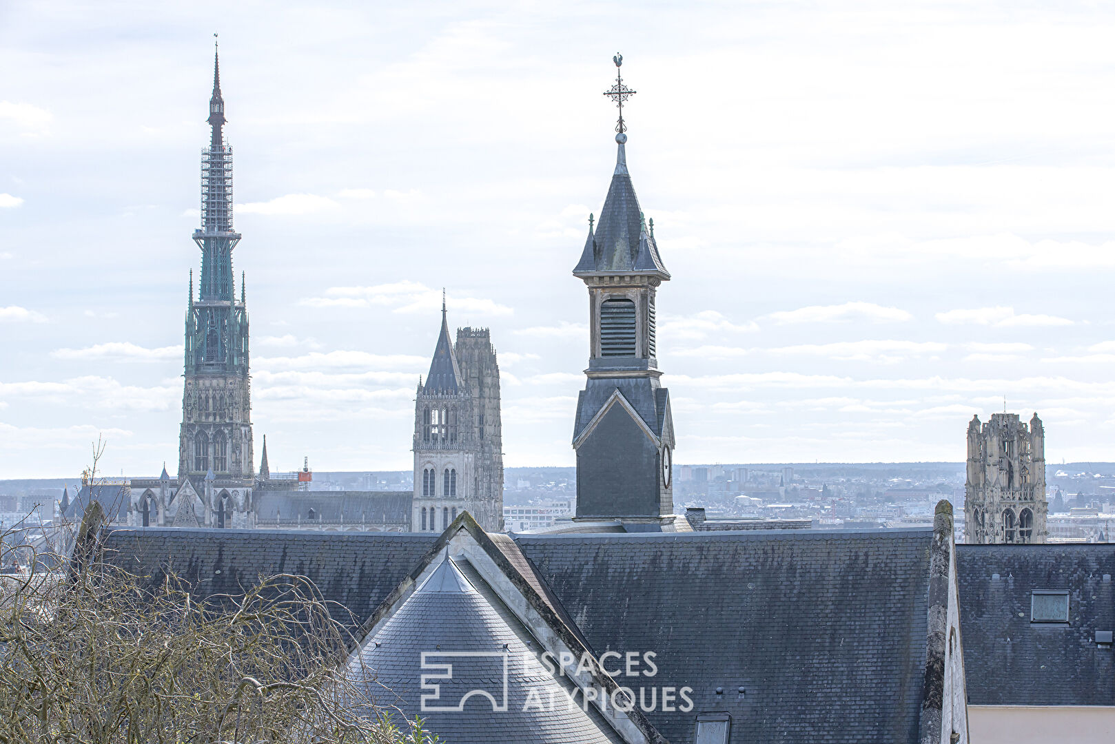 Rare duplex apartment with view and parking