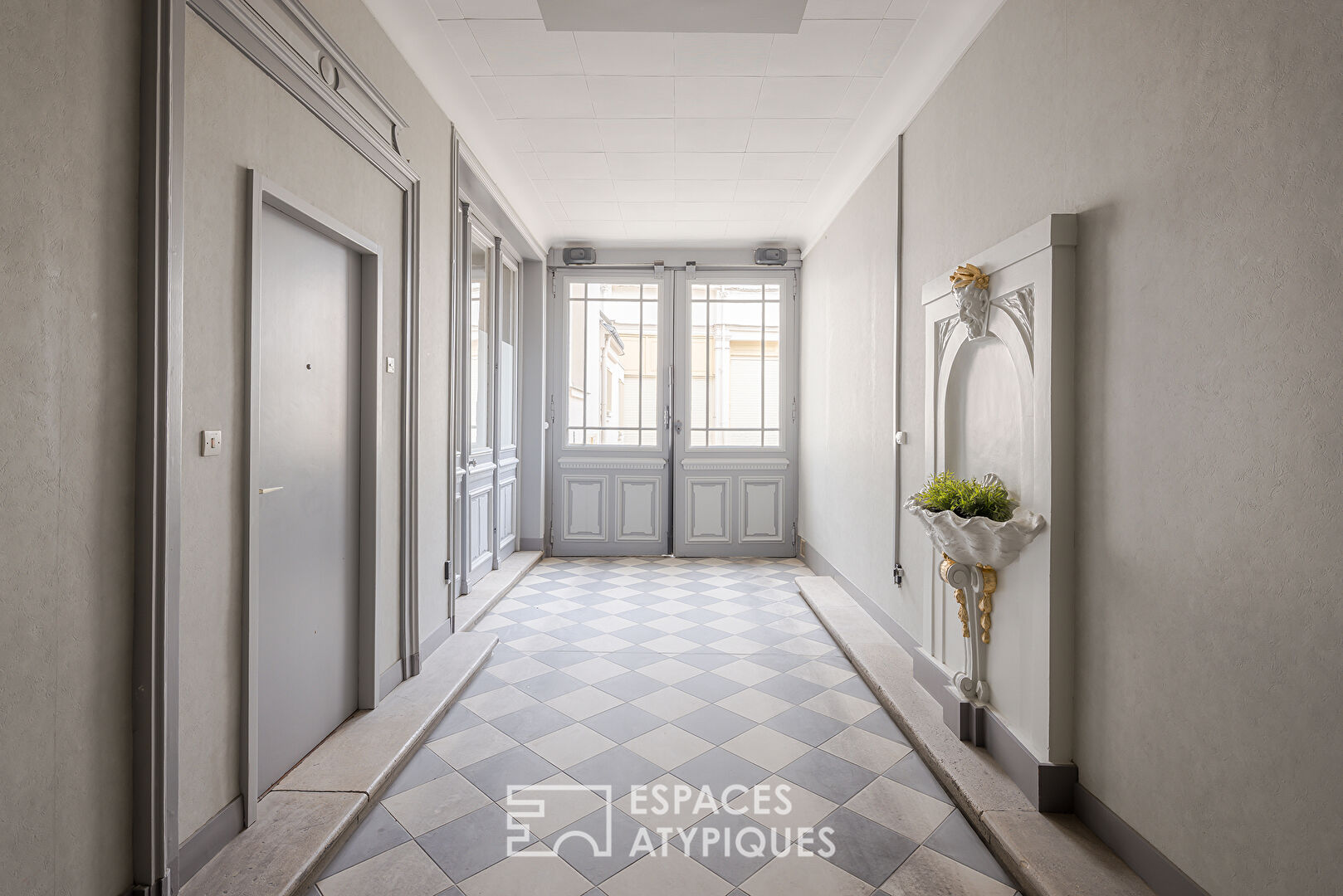 Rare duplex apartment with view and parking