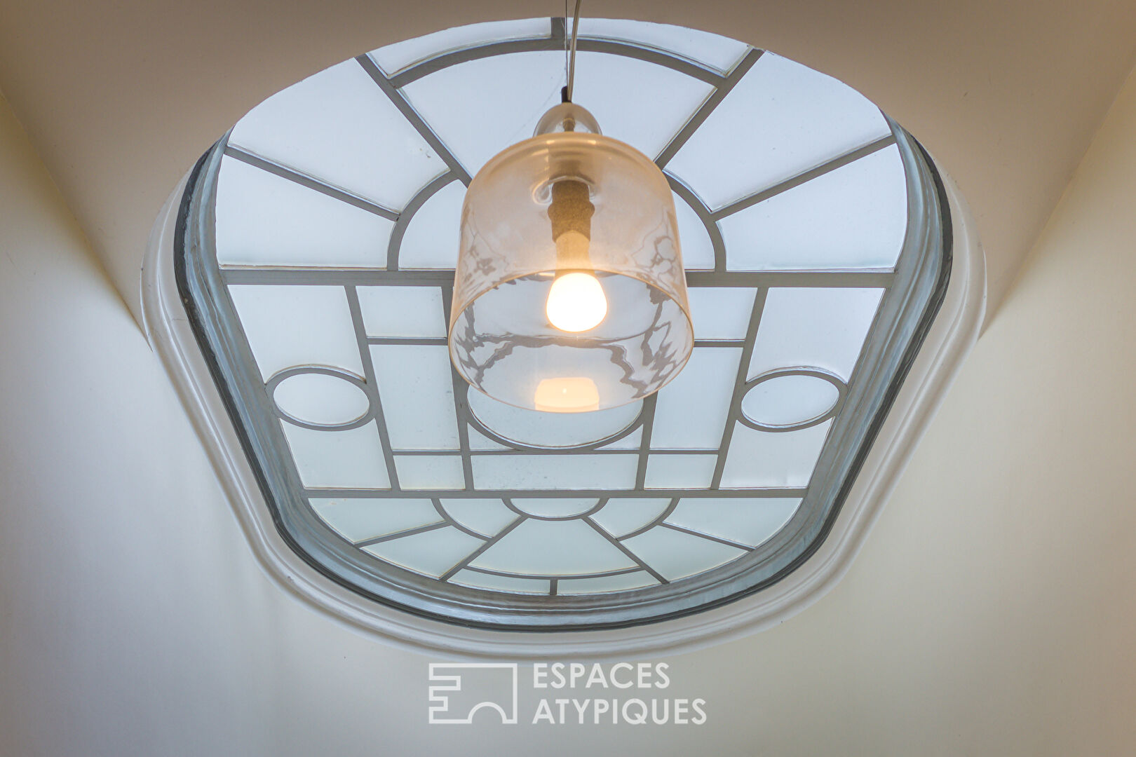Maison bourgeoise proche de la Seine avec annexe