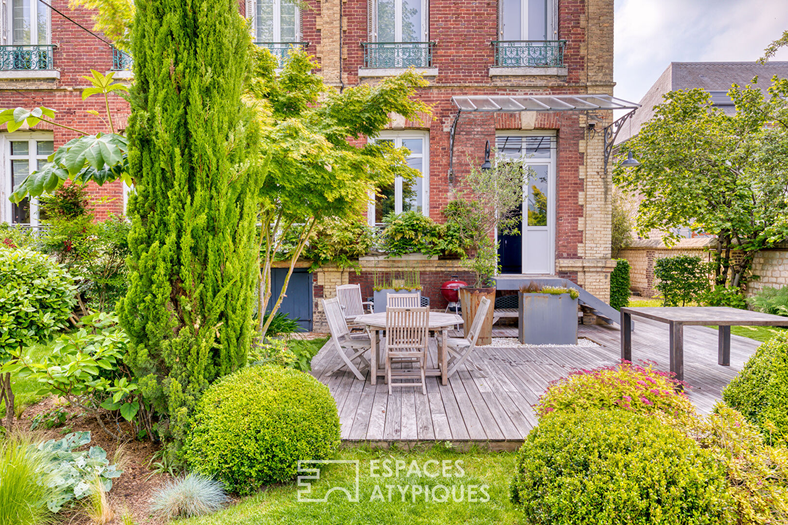 Maison bourgeoise proche de la Seine avec annexe