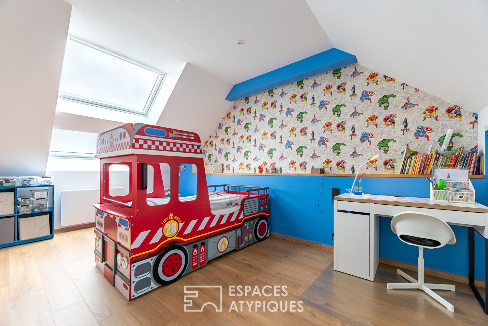Belle contemporaine de 2014 avec jardin paysagé