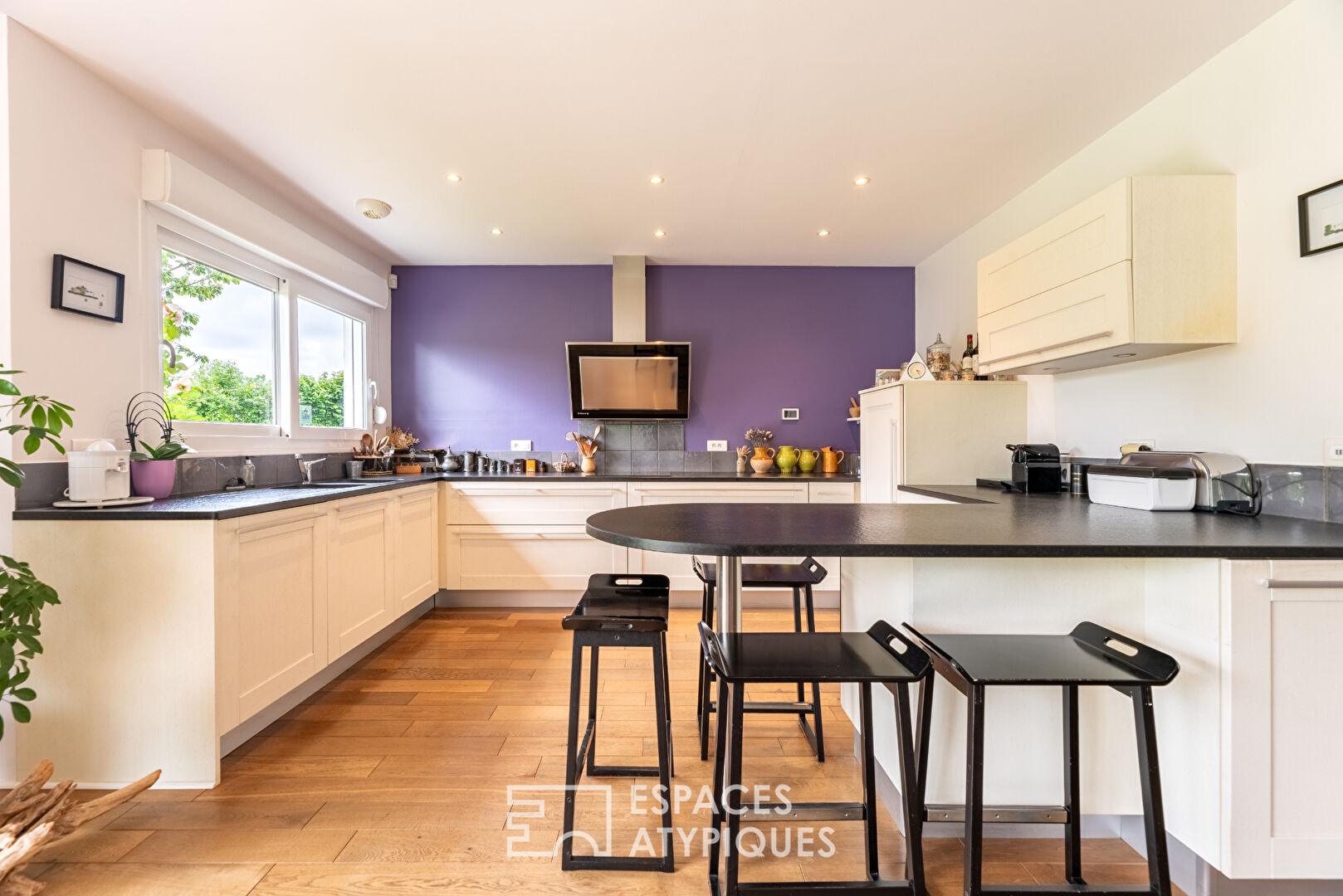 Maison d’architecte en ossature bois avec jardin paysager