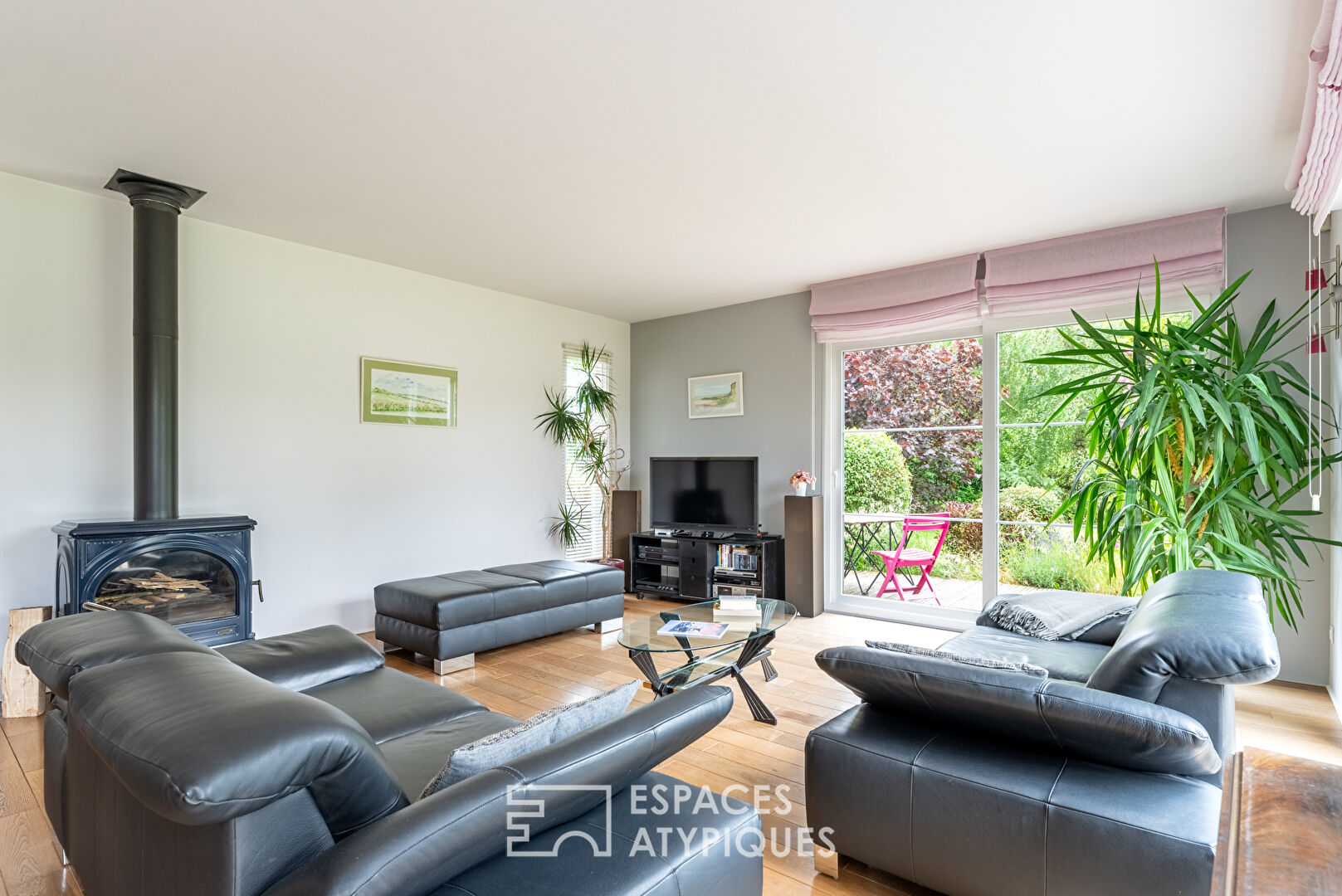Maison d’architecte en ossature bois avec jardin paysager