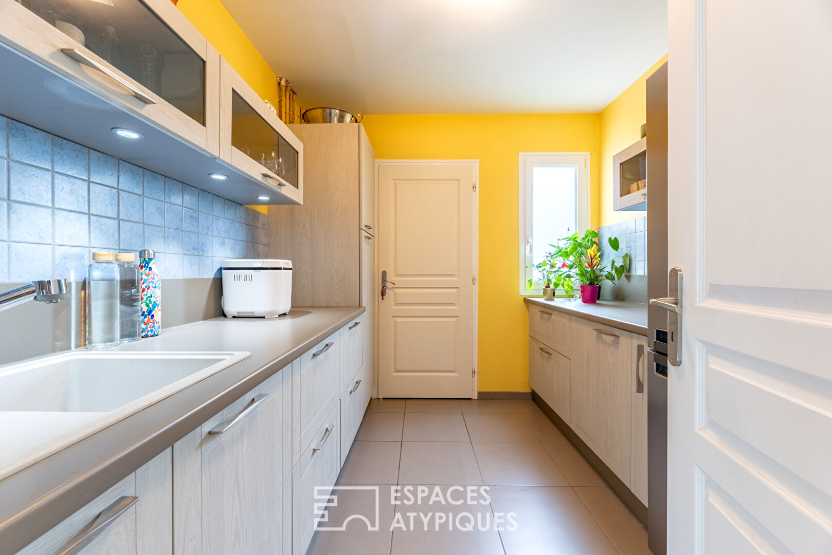 Maison d’architecte en ossature bois avec jardin paysager