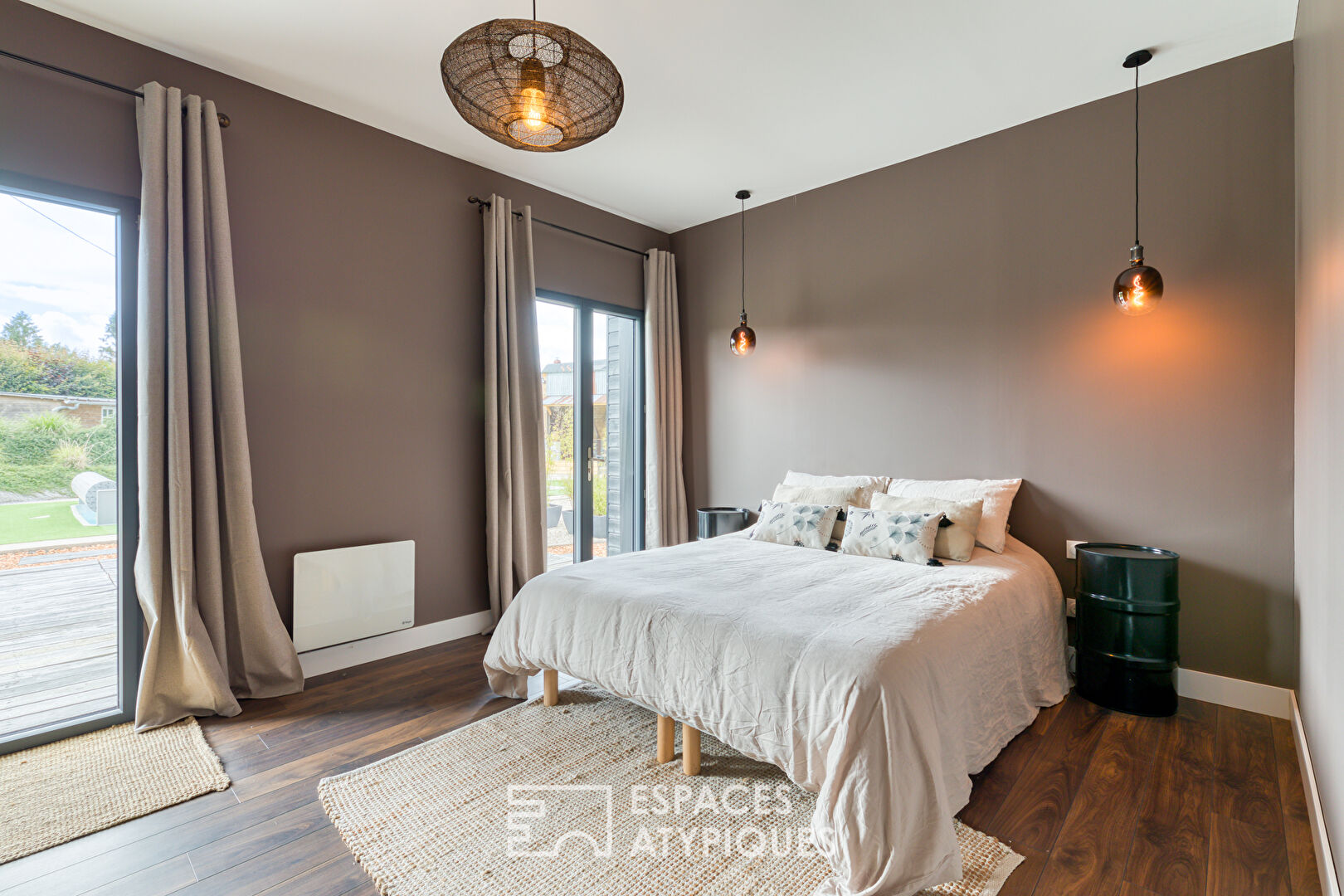 Reinvented farmhouse with independent apartment and swimming pool
