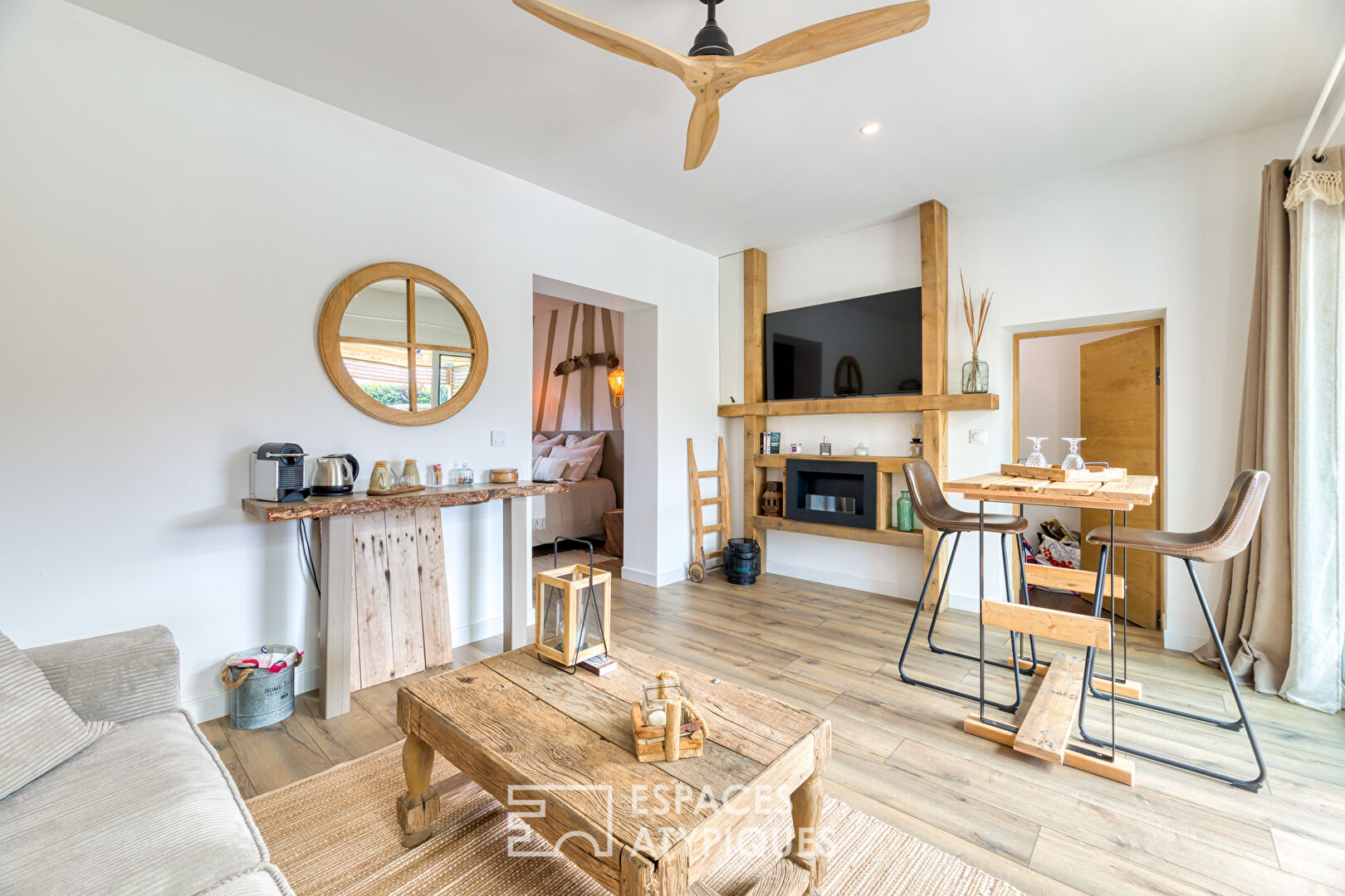 Reinvented farmhouse with independent apartment and swimming pool