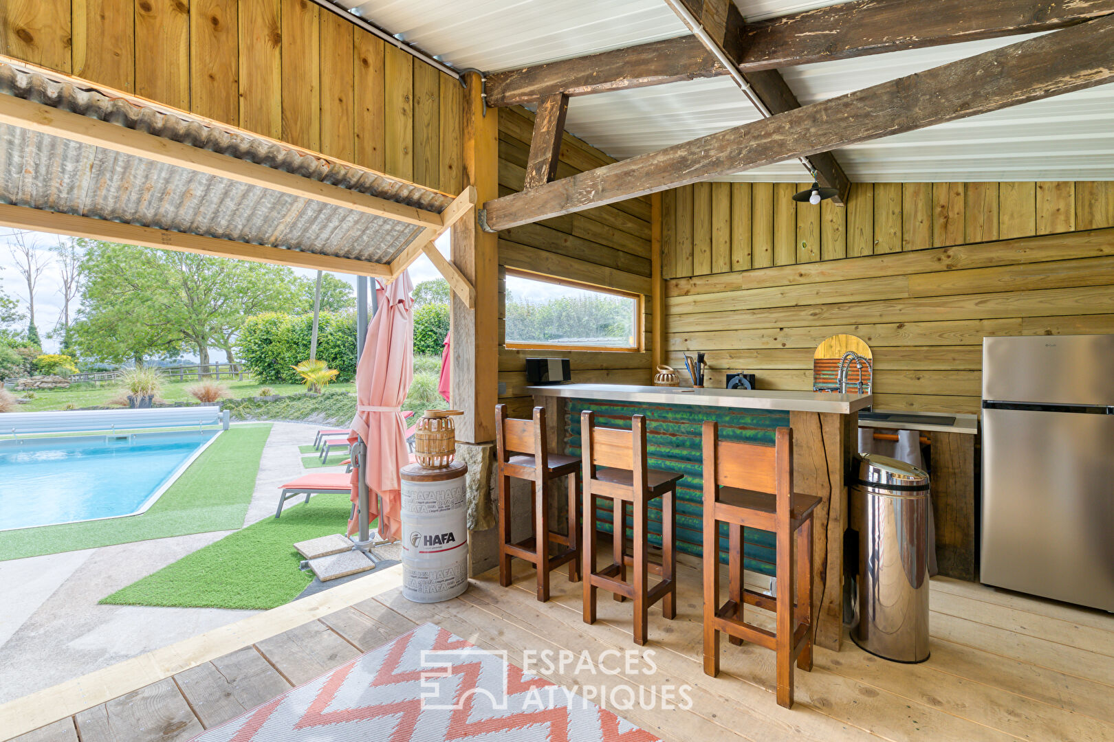 Reinvented farmhouse with independent apartment and swimming pool