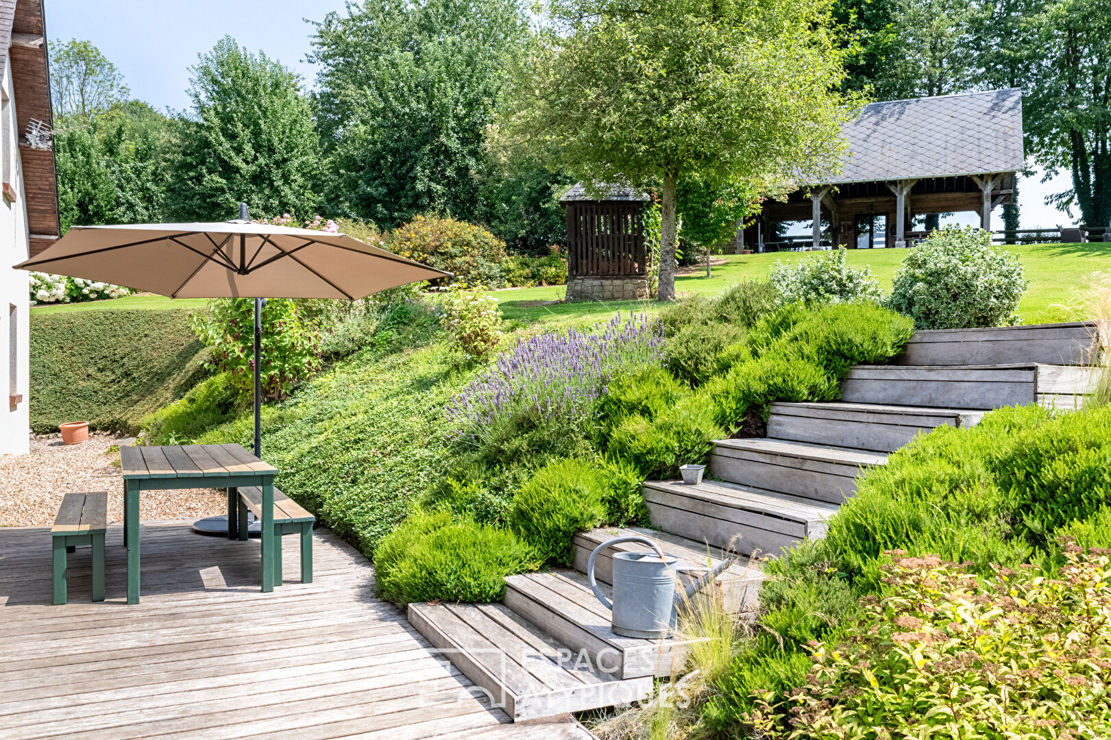 Charming house surrounded by nature with its outbuildings