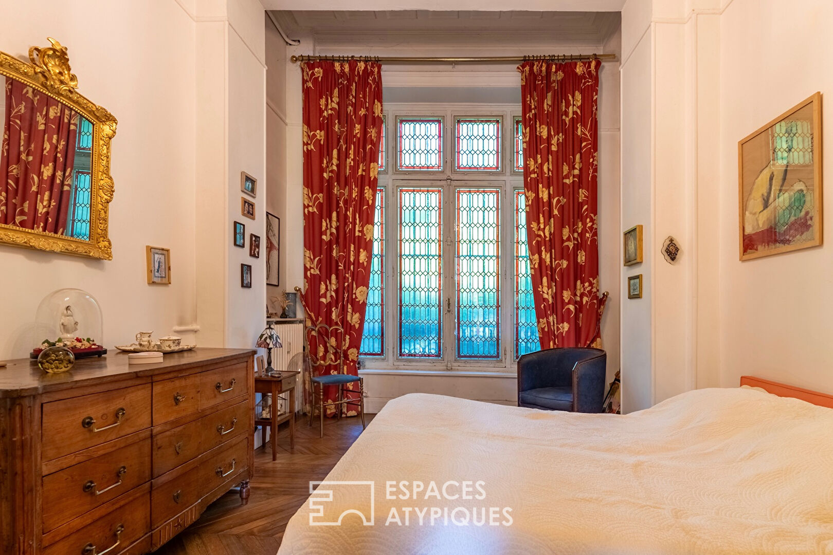 Appartement en rez de jardin au coeur d’un château du 19ème siècle