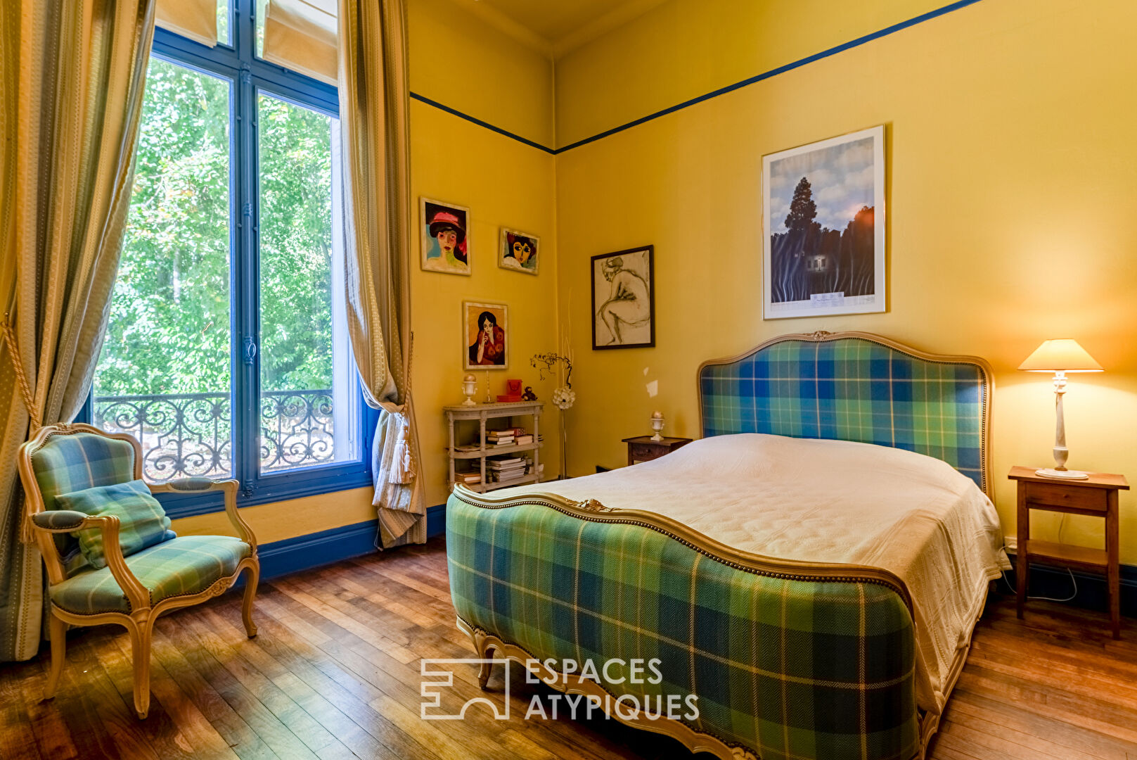 Appartement en rez de jardin au coeur d’un château du 19ème siècle