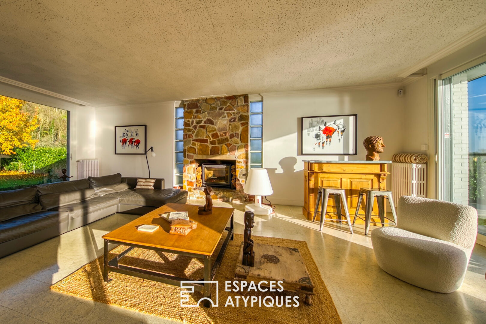 Maison de style californien, esprit seventies, en bord de Seine.