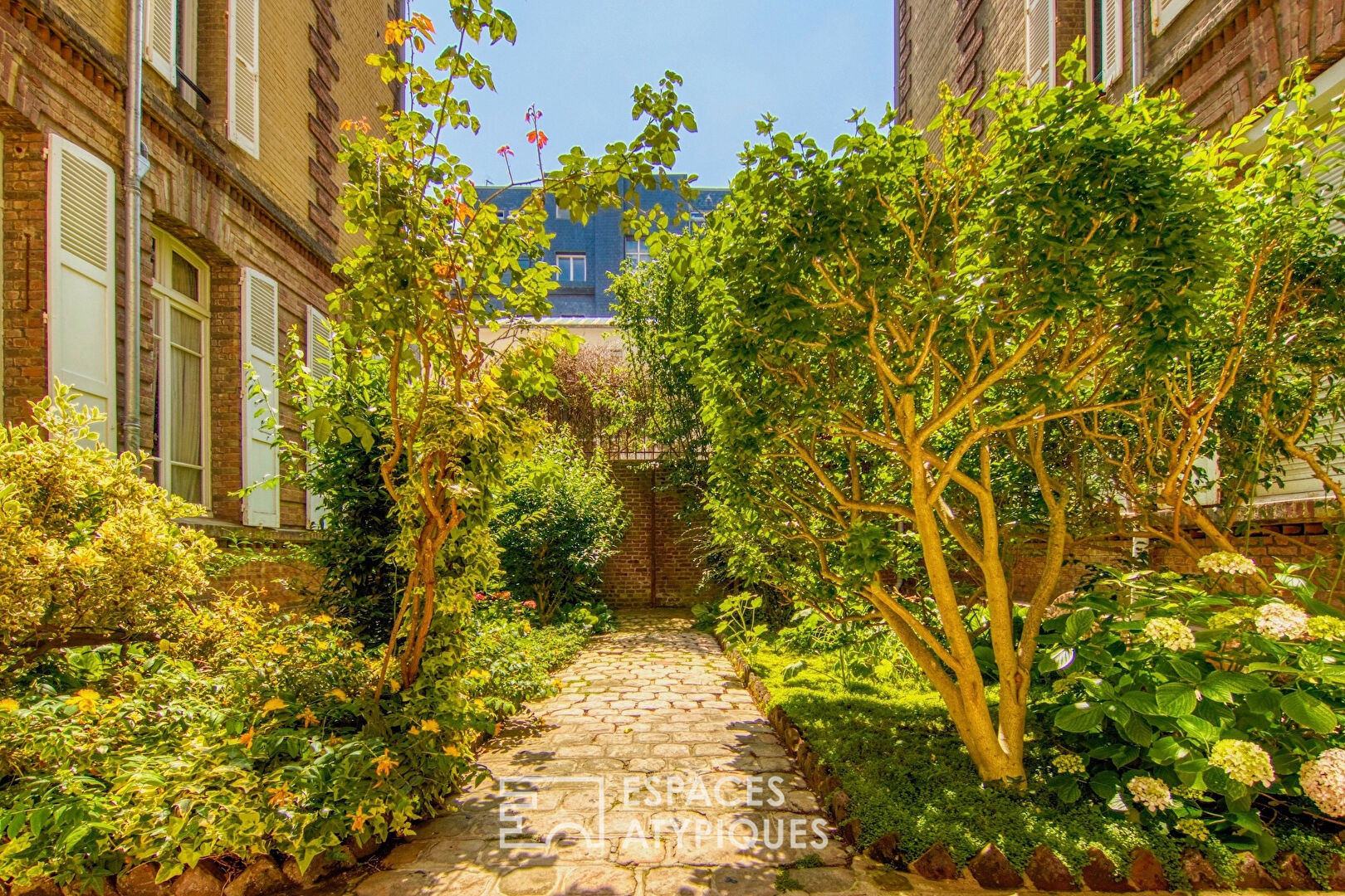 Élégant appartement dans un rare immeuble haussmannien du centre-ville