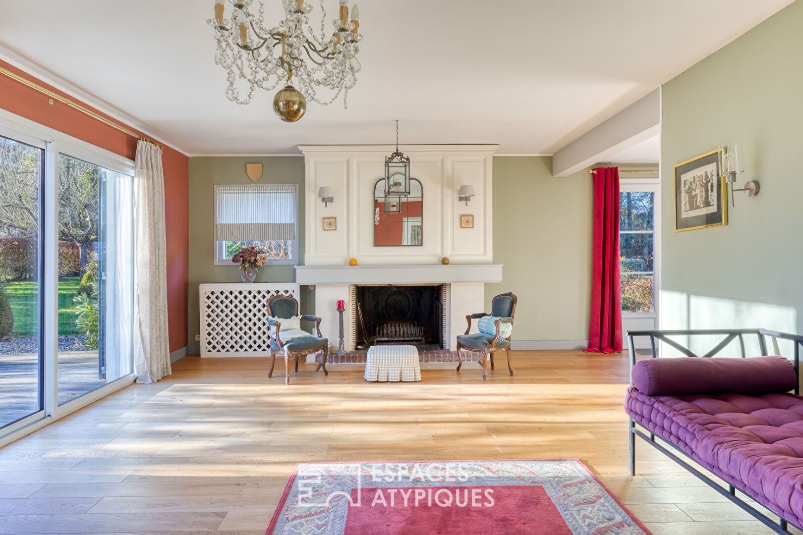 Renovated 1967 house and its two outbuildings on its landscaped park