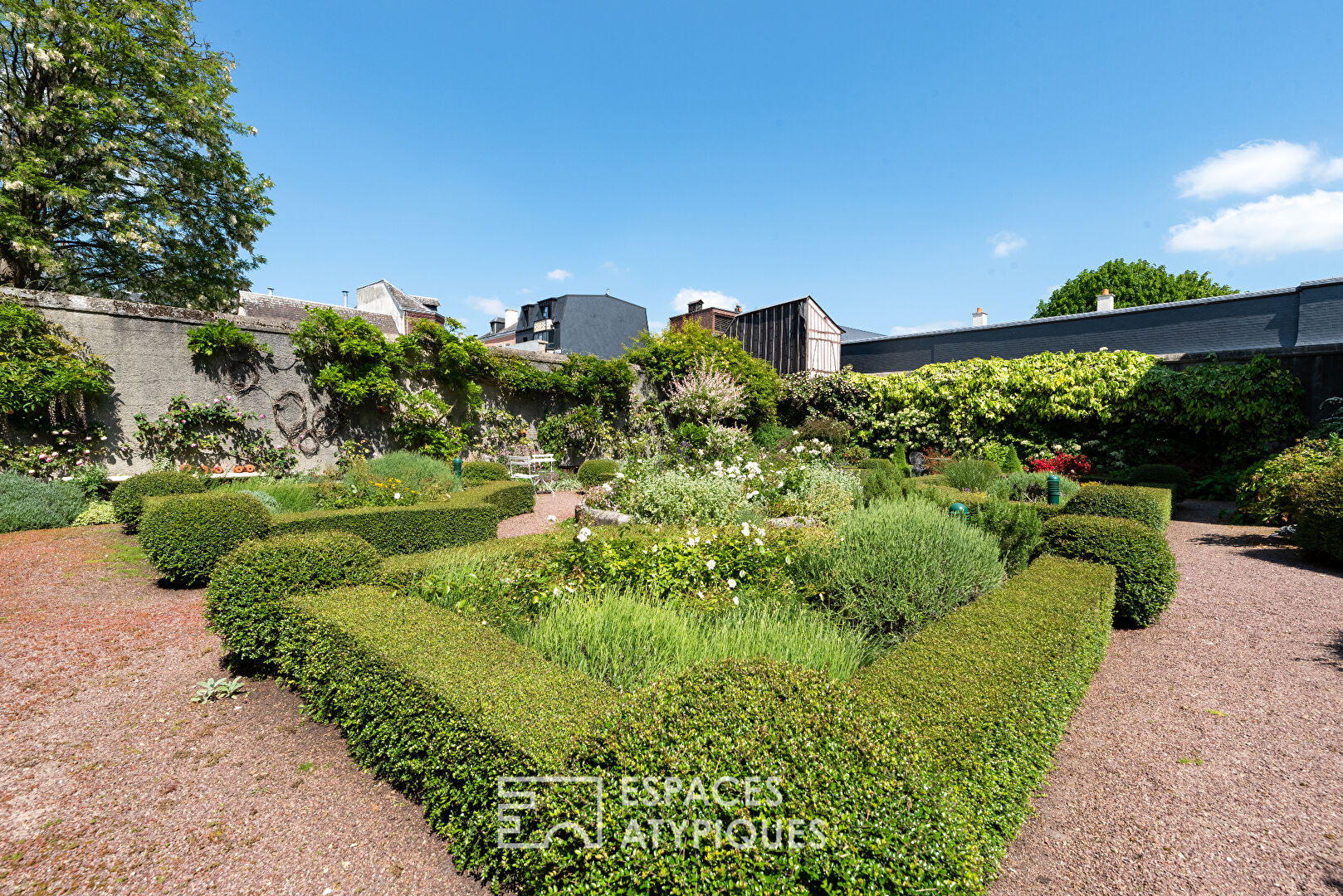 Appartement sous combles avec vue sur Saint Maclou