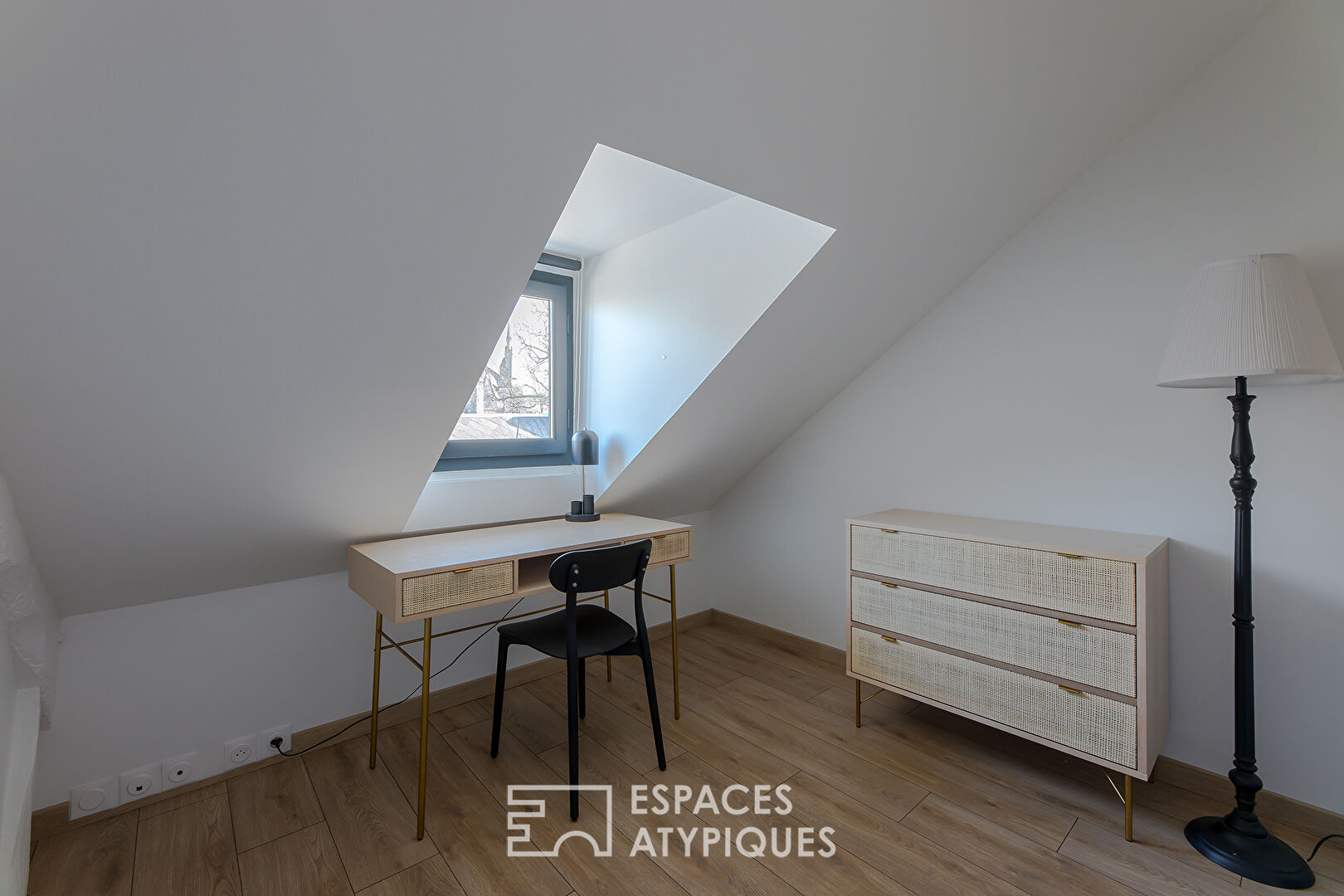 Furnished and renovated duplex in the heart of a historic district