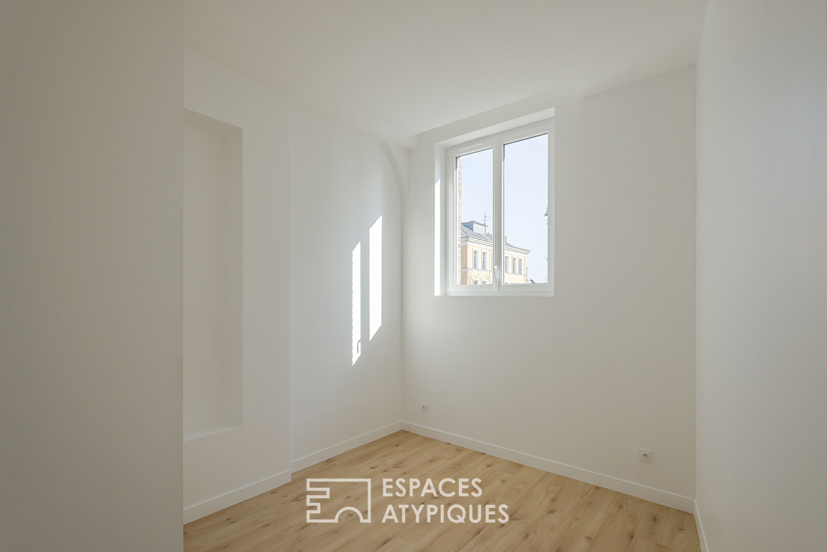 Apartment in a former school in the Jouvenet district