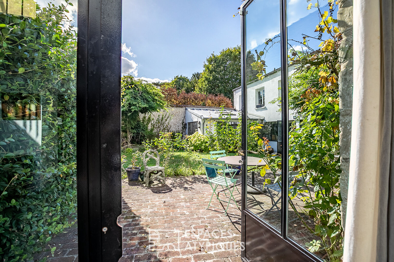 Elégante maison de famille avec jardin et maison d’amis au coeur de Senlis