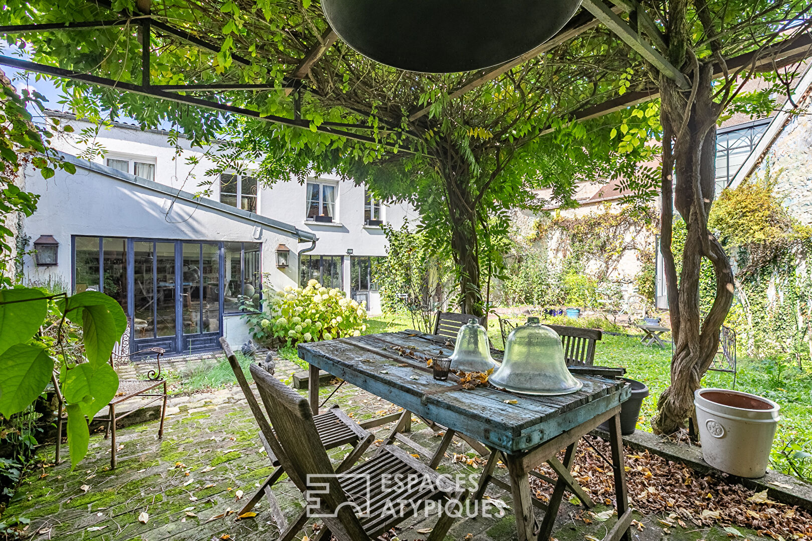 Elégante maison de famille avec jardin et maison d’amis au coeur de Senlis