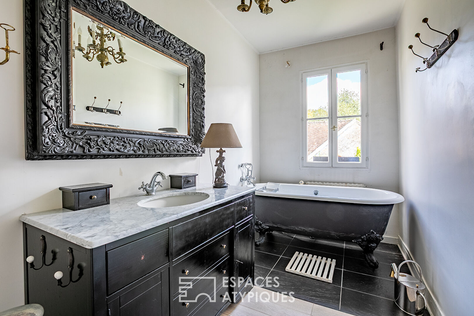 Elégante maison de famille avec jardin et maison d’amis au coeur de Senlis