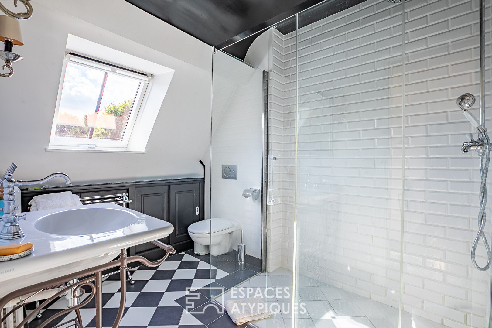 Elégante maison de famille avec jardin et maison d’amis au coeur de Senlis