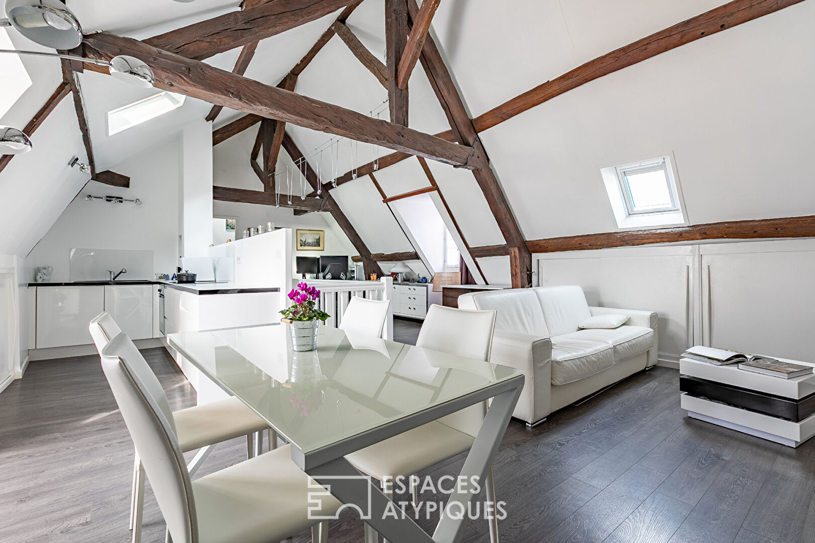 Appartement de style contemporain avec vue en coeur historique de Senlis