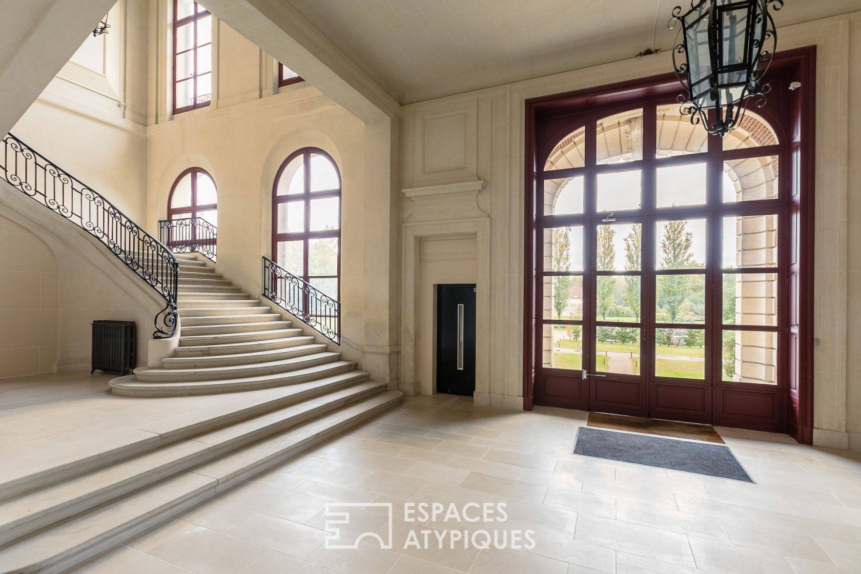 L’élégant – Appartement Haussmannien dans un lieu historique prestigieux