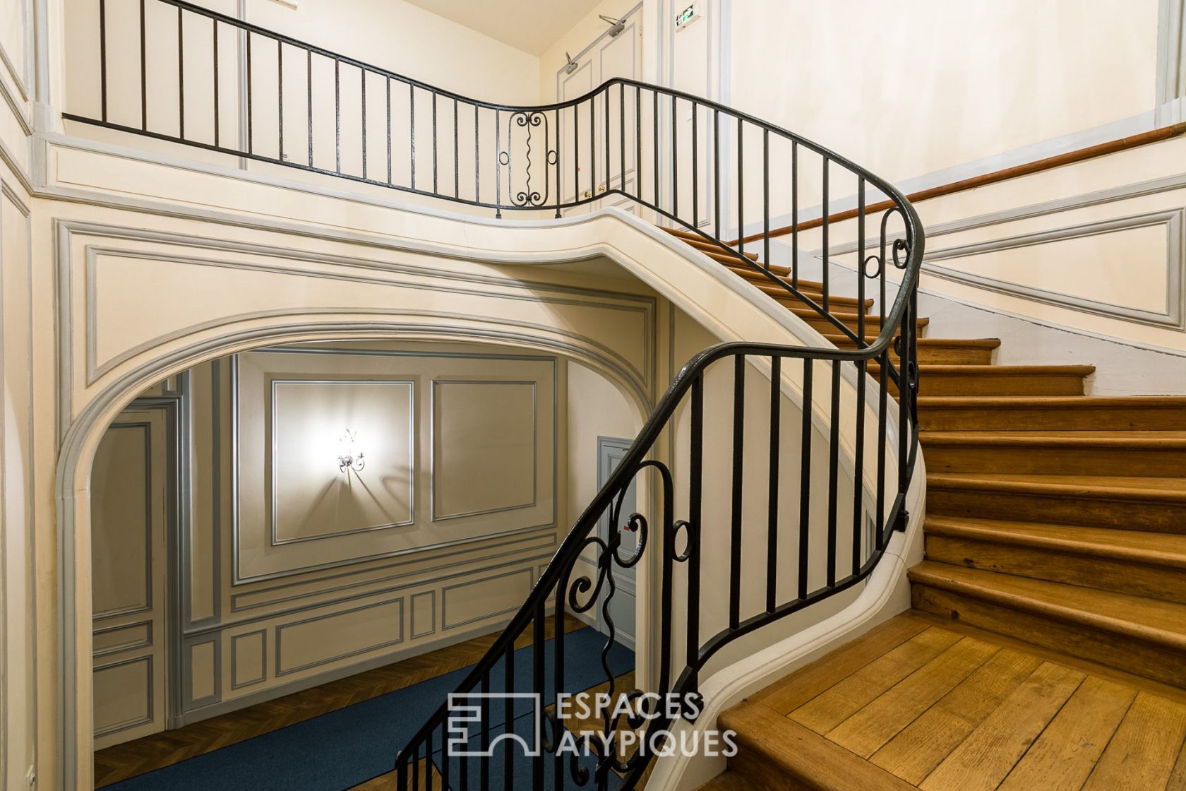 L’élégant – Appartement Haussmannien dans un lieu historique prestigieux