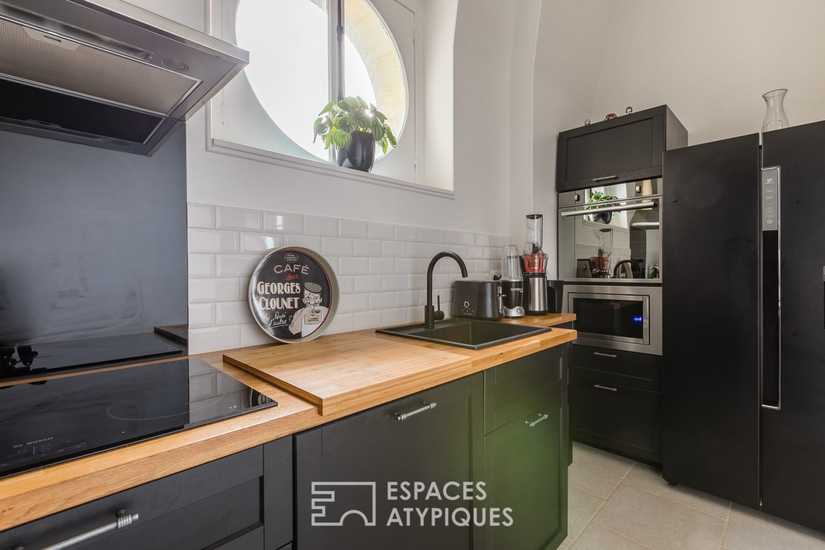 L’élégant – Appartement Haussmannien dans un lieu historique prestigieux