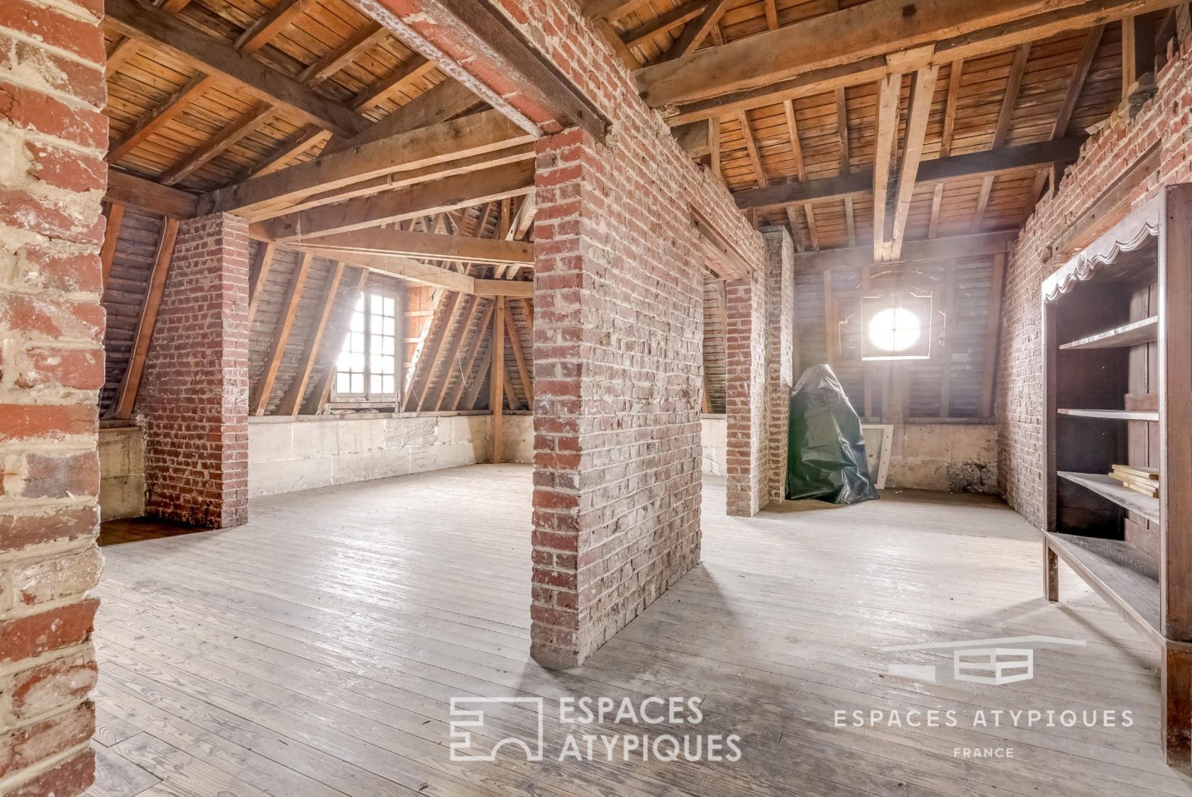 Demeure bourgeoise entièrement rénovée et sa dépendance