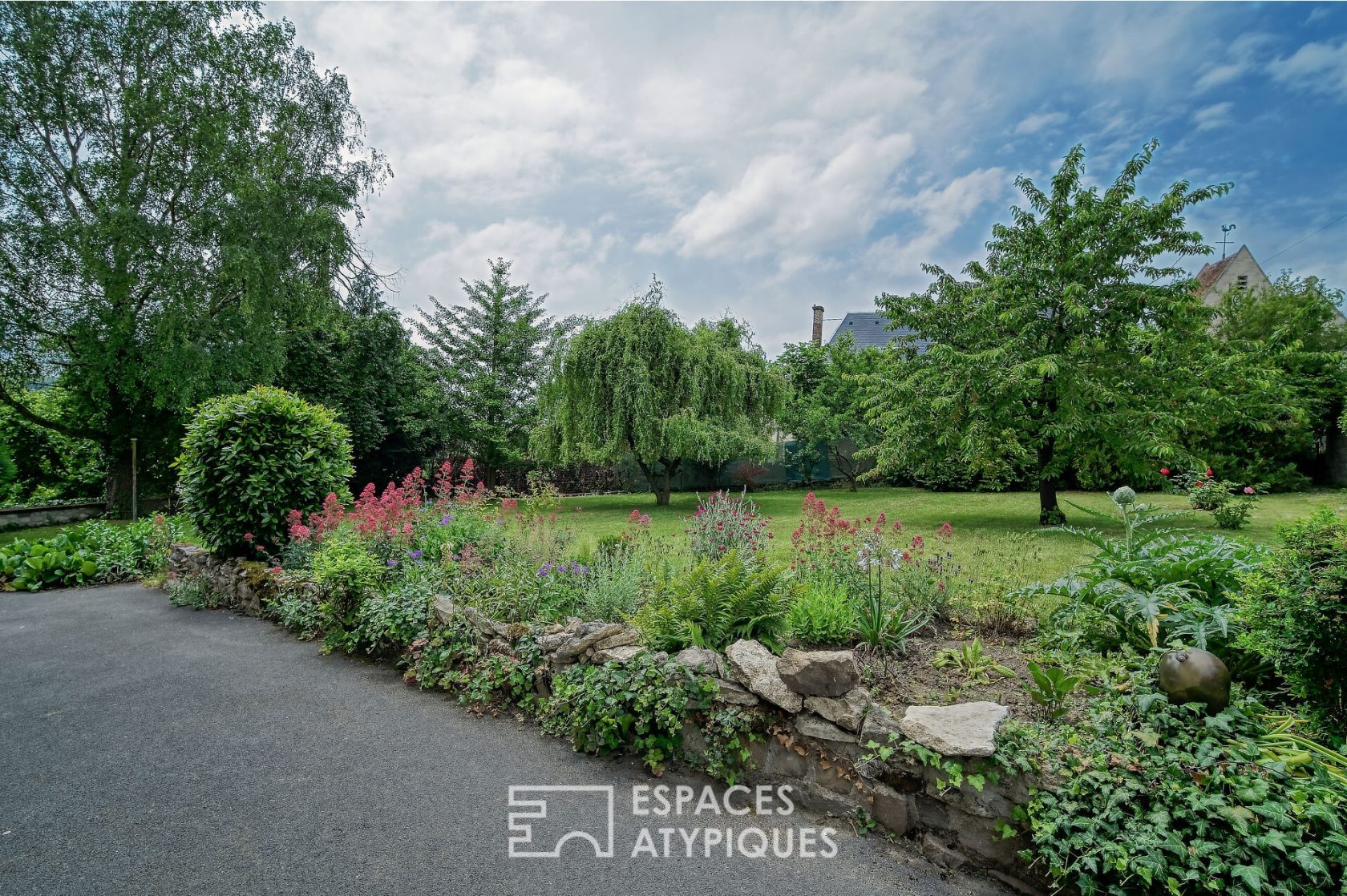 The welcoming – renovated bourgeois house near Soissons