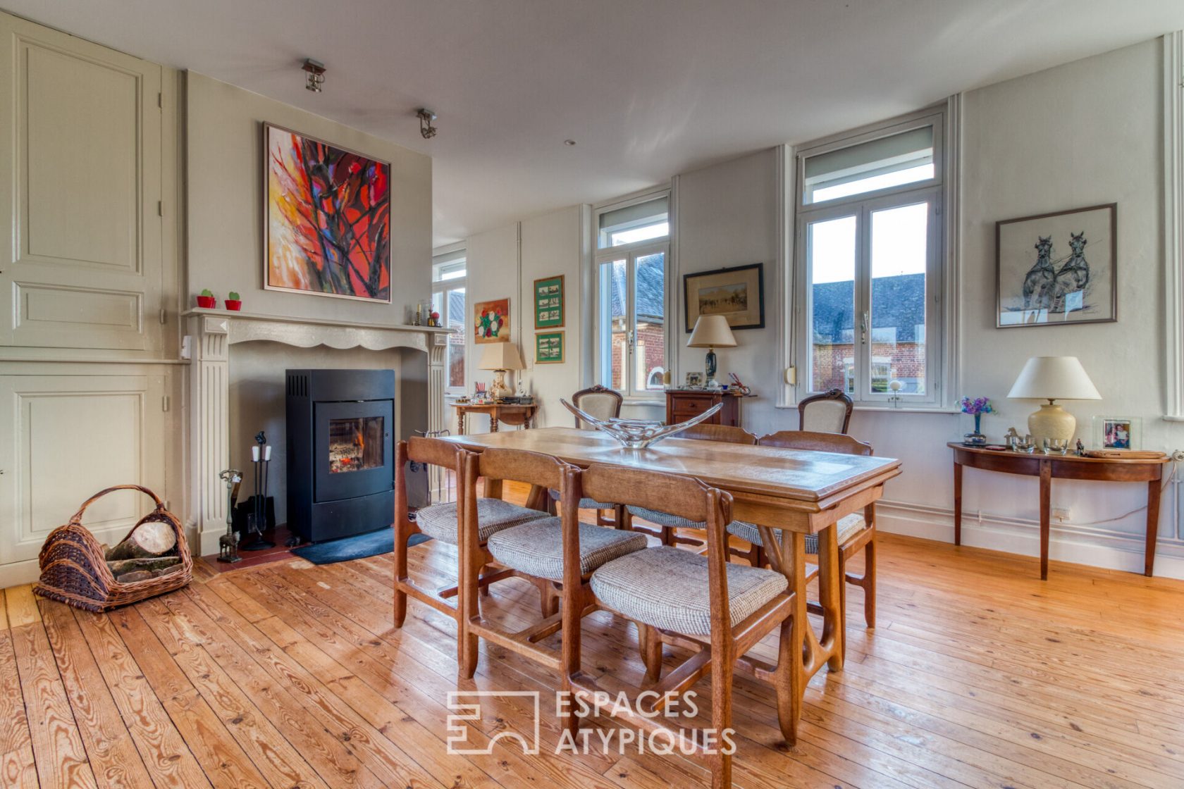 L’Harmonie – family property in the heart of a one hectare park and its equestrian facilities