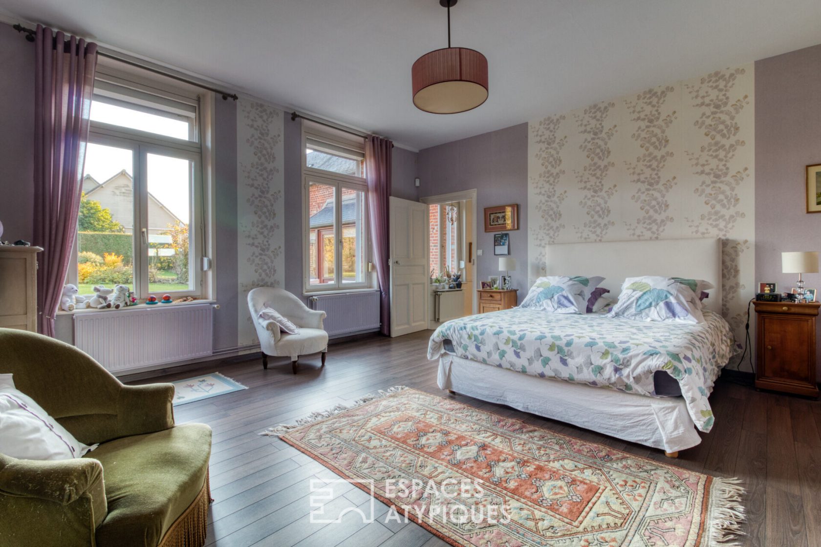 L’Harmonie – family property in the heart of a one hectare park and its equestrian facilities