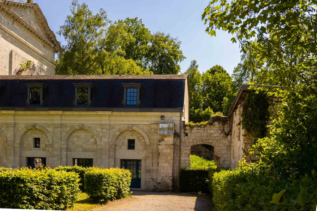 THE SINGULAR – TRIPLEX WITHIN AN ABBEY
