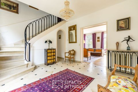 Haute couture – Elégante maison de famille en pierre de taille et son parc